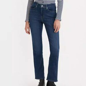 Women's Levi's Brand Denim Jeans Size 2 Straight Leg Mid Rise Medium Wash